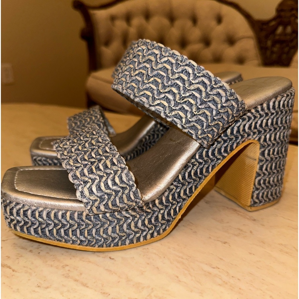 Cute Blue Platform - image 1